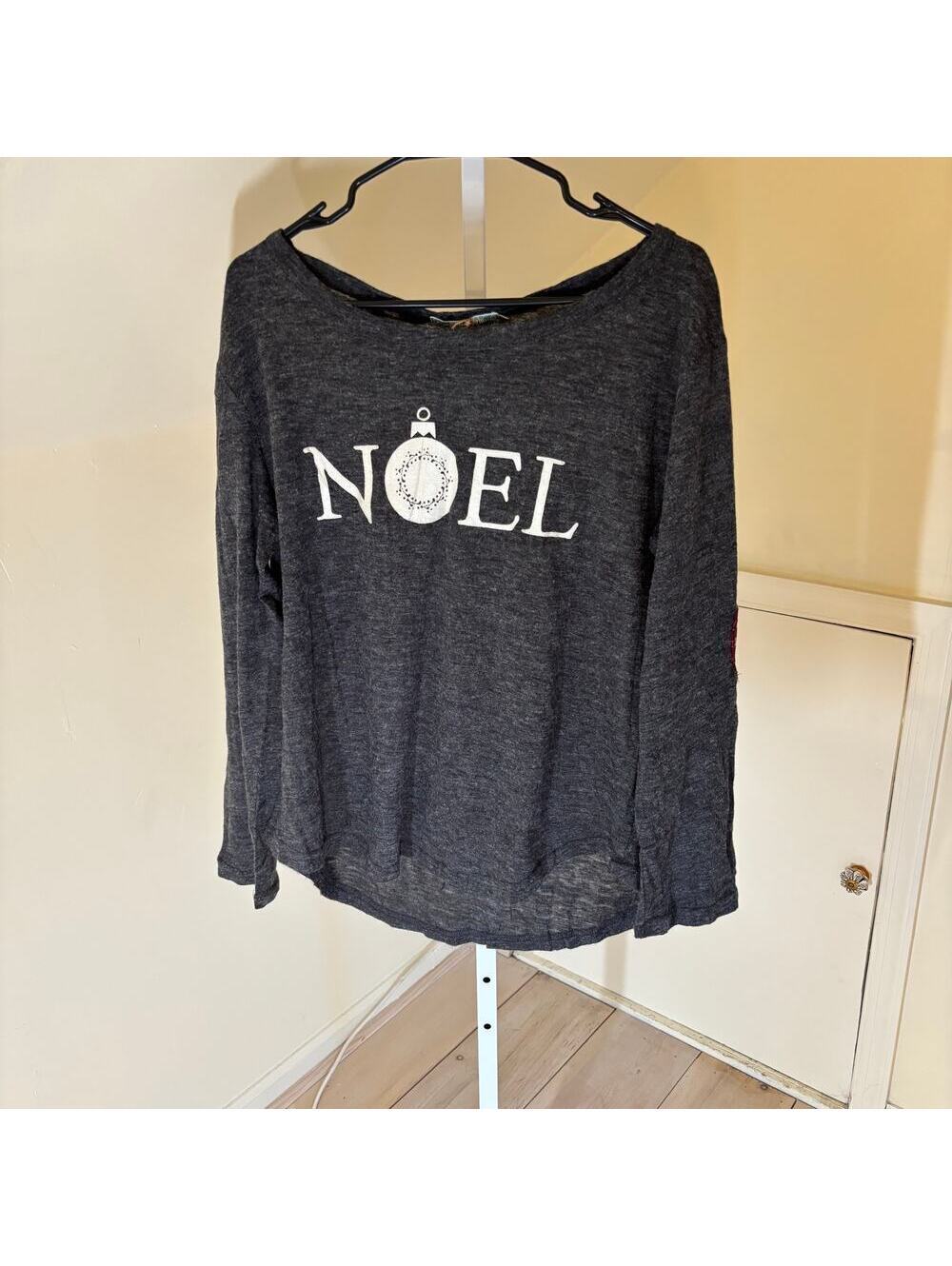 Southern Grace NWT Women's Long Sleeve Gray Christmas "Noel" Sweater Size M